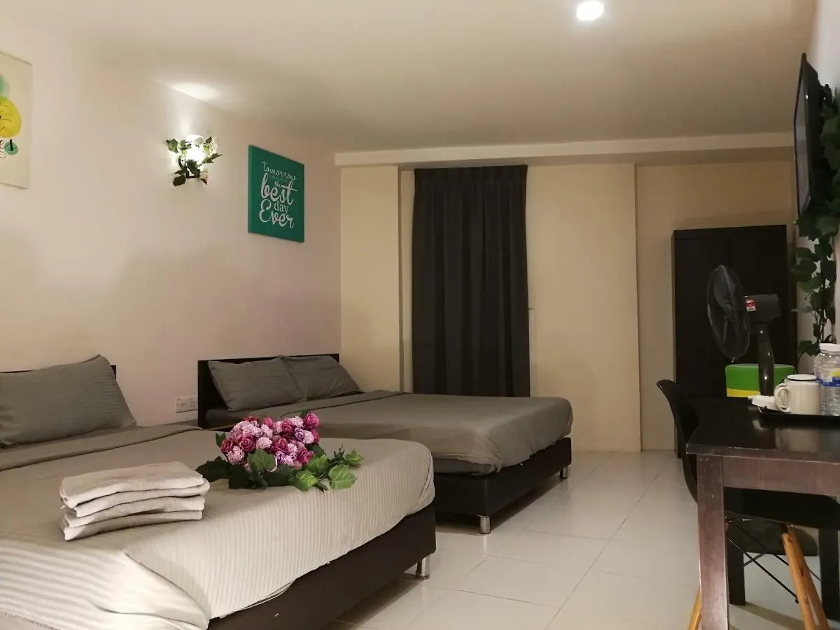 Livecom Hotel Johor Bahru 0*,  Malezya